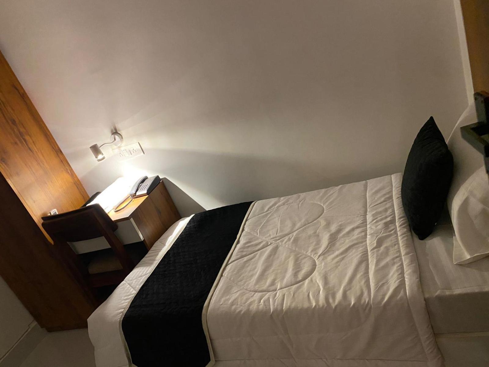 Royal Park Inn Greater Noida Eksteriør billede